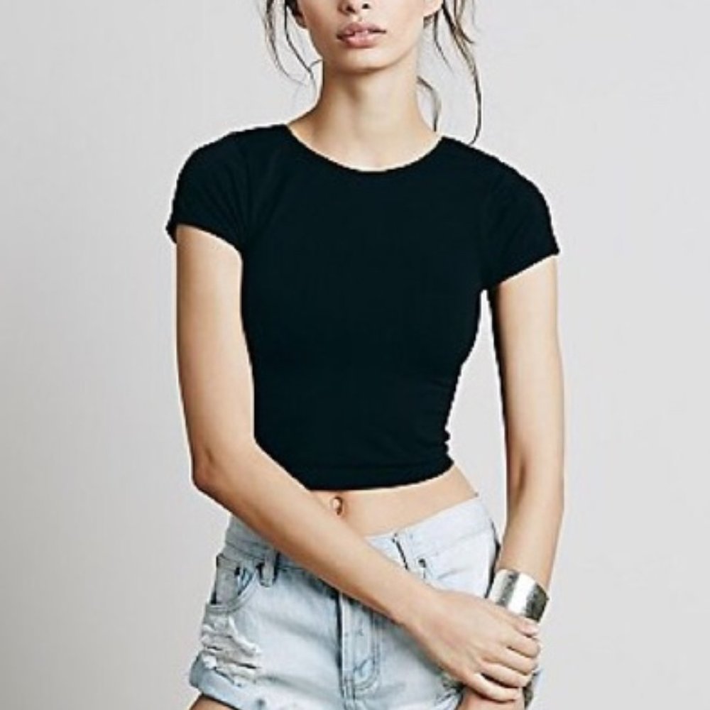 FREE PEOPLE CAP SLEEVE SEAMLESS CAMI IN BLACK M/L